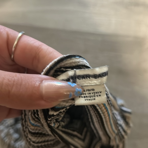 AMERICAN EAGLE DRESS. - Picture 3 of 3